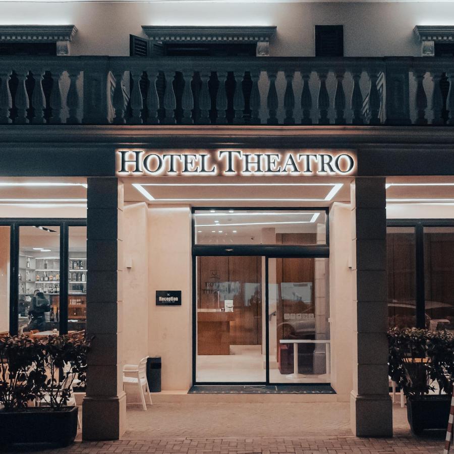 Hotel Theatro- City Center ティラナ エクステリア 写真